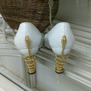 Timothy Hitsman pumps